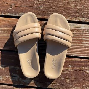 Seychelles low key slide